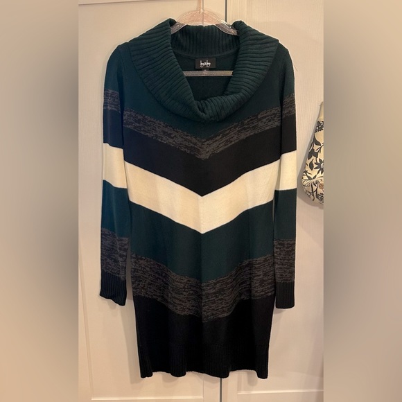 by&by Long Sleeve Sweater Dress - Green Chevron - Picture 4 of 11